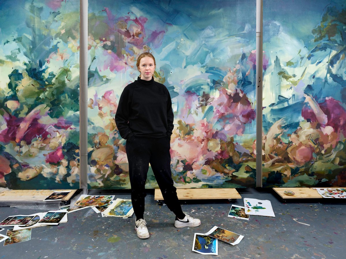 Flora Yukhnovich in her studio Photo: Eva Herzog. © Flora Yukhnovich. Courtesy the artist, Hauser & Wirth and Victoria Miro