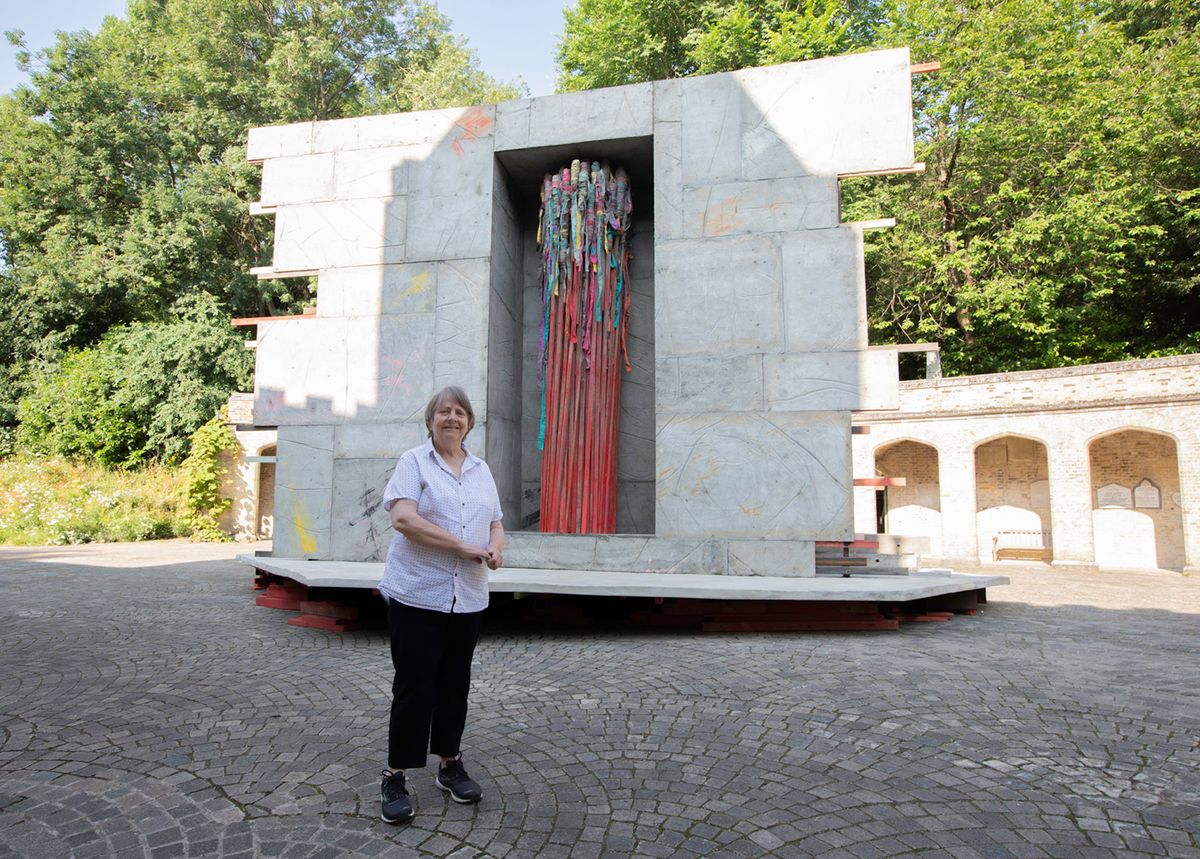 Phyllida Barlow in front of Act (2021) at Highgate Cemetery Photo: David Owens