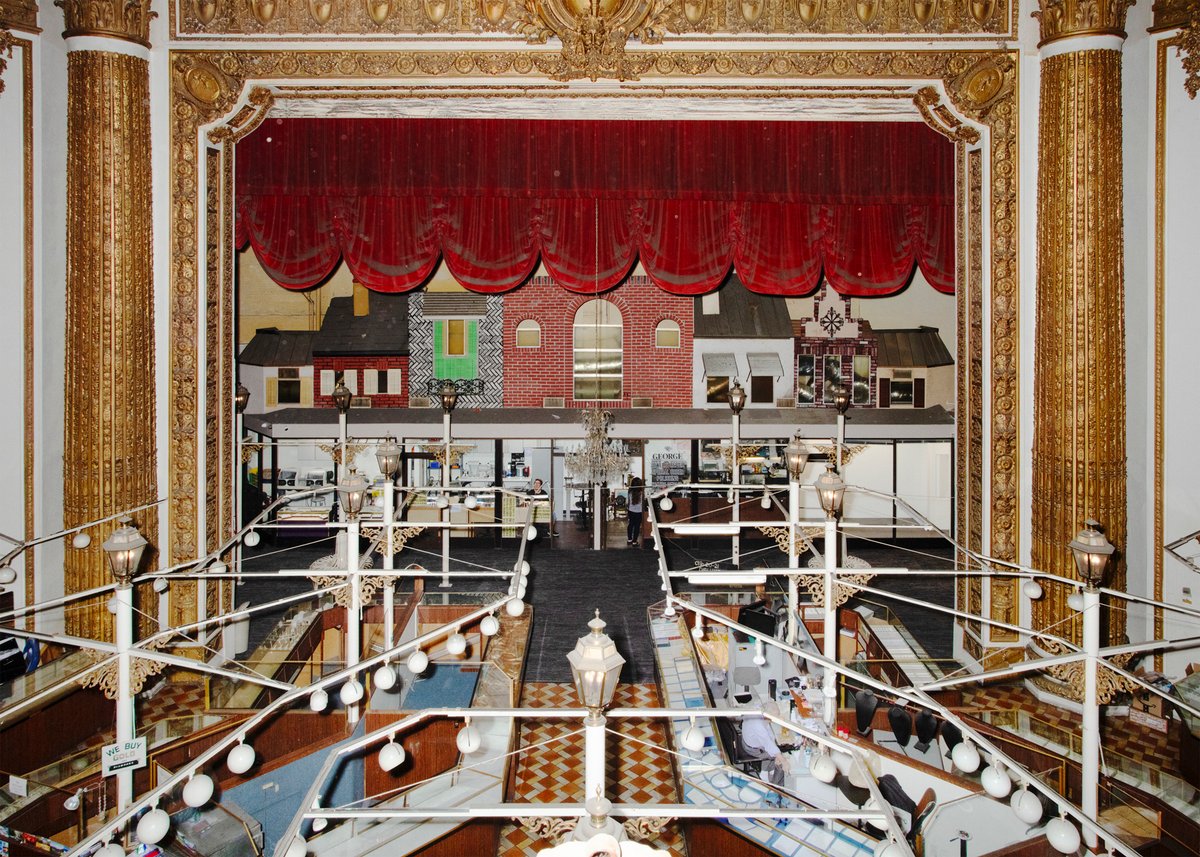 The Jewelry Theatre Building is now host to Matinée, a gallery founded by the artist Andrew J. Greene, with recent exhibitions focusing on art from the 1980s and 90s Maxfield Hegedus