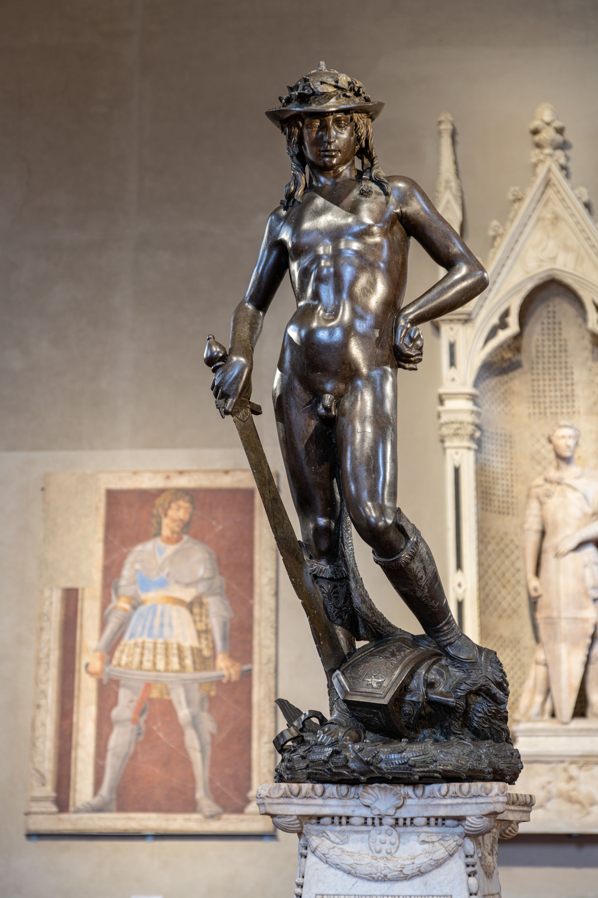File:Bronze David by Donatello-Bargello.jpg - Wikimedia Commons
