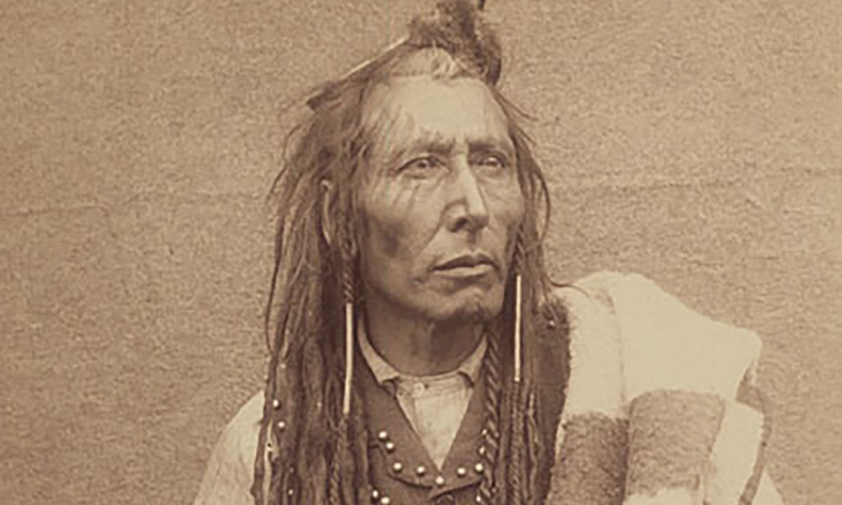 Toronto museum returns objects to household of well-known Cree chief Toronto museum returns objects to household of well-known Cree chief