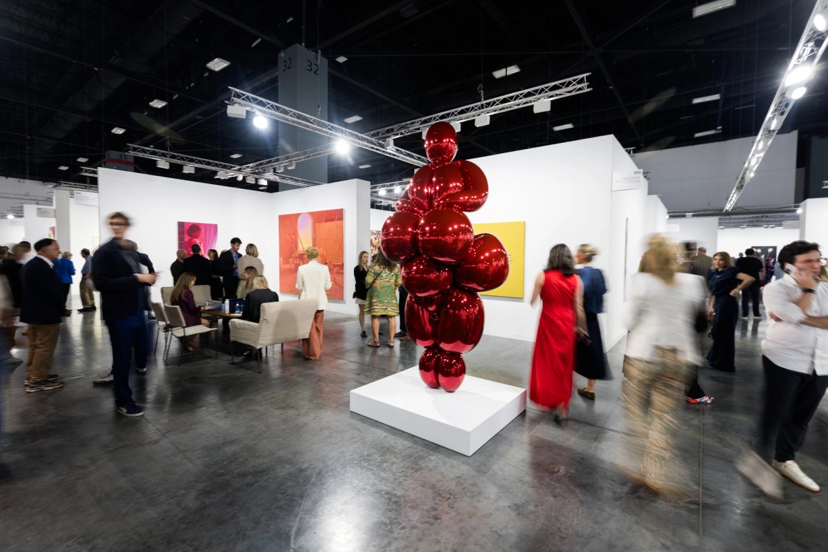 As of press time, Jeff Koons’s balloon work was still available at David Zwirner’s stand
Liliana Mora