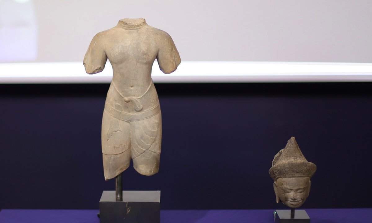 US authorities return two Khmer artefacts to Cambodia – The Art Newspaper US authorities return two Khmer artefacts to Cambodia – The Art Newspaper