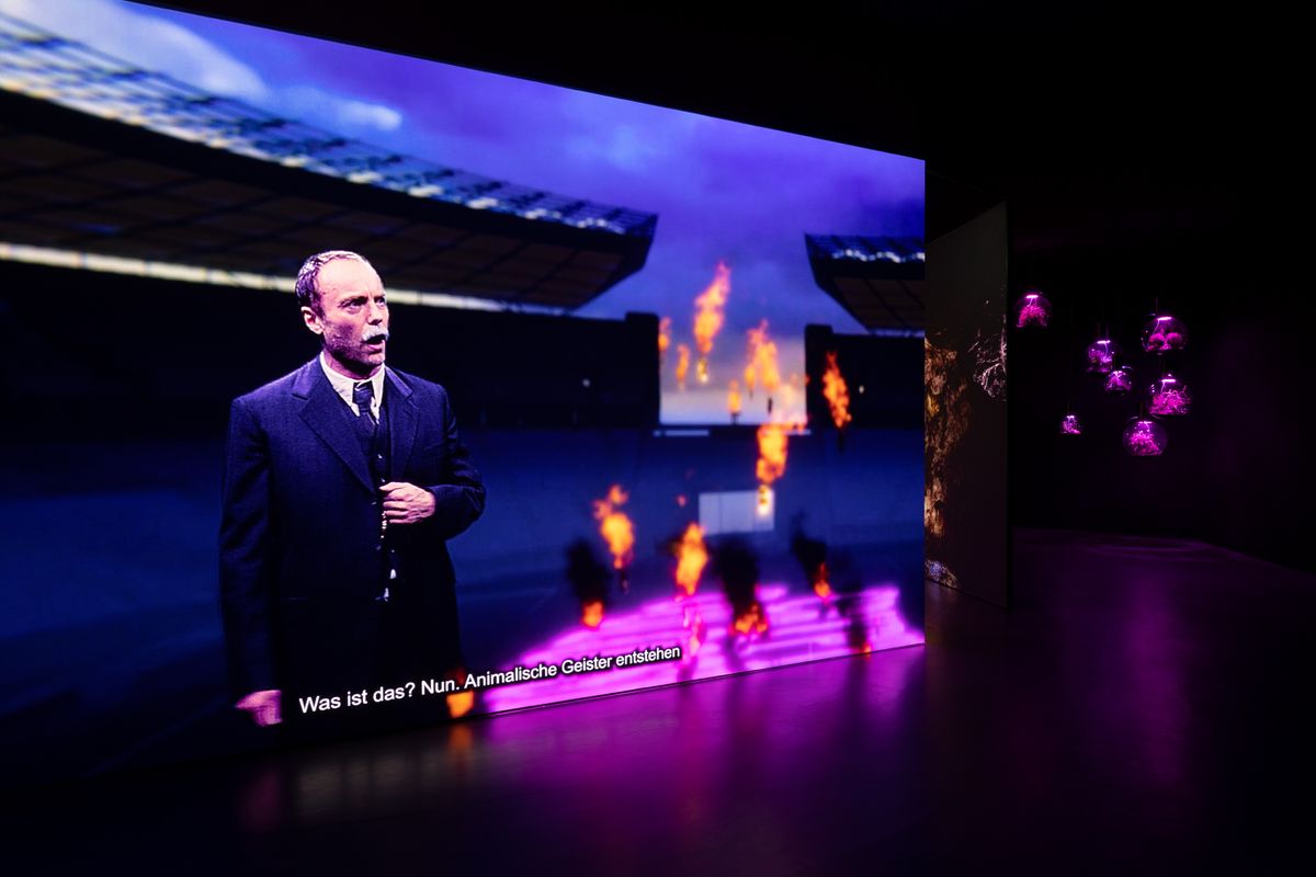 Exhibition view: Hito Steyerl, Contemporary Cave Art, Esther Schipper, Berlin, 2023
Courtesy of the artist, Andrew Kreps Gallery, New York, and Esther Schipper, Berlin/Paris/Seoul © The artist / VG Bild-Kunst, Bonn 2023 Photo © Andrea Rossett