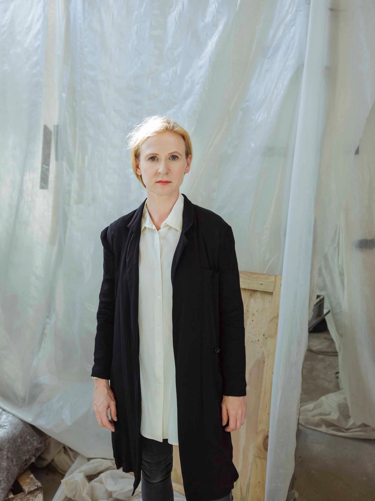 Alicja Kwade is now represented by Pace Gallery.
© Doro Zinn