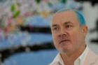 Damien Hirst offers his hot take on art dealers