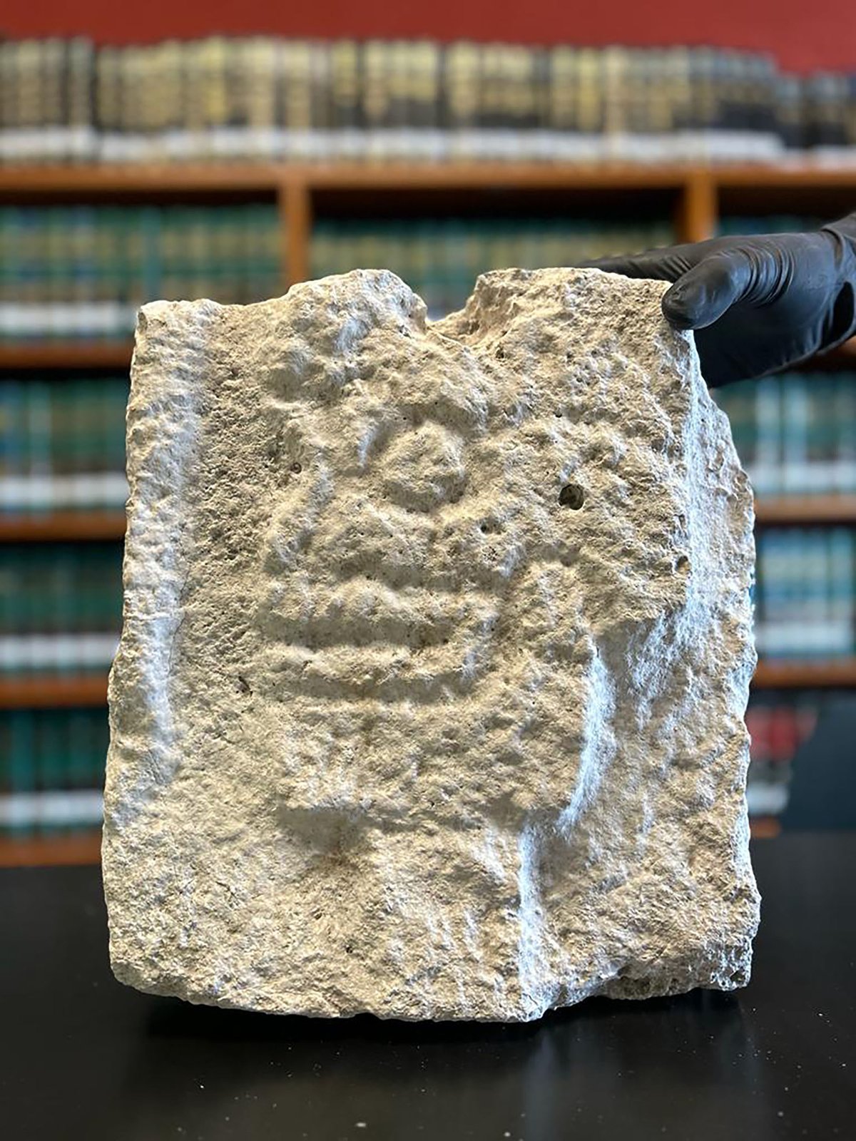 A Maya skull relief carving found in a German antique shop is now back in Mexican hands Instituto Nacional de Antropología e Historia, Secretaría de Relaciones Exteriores