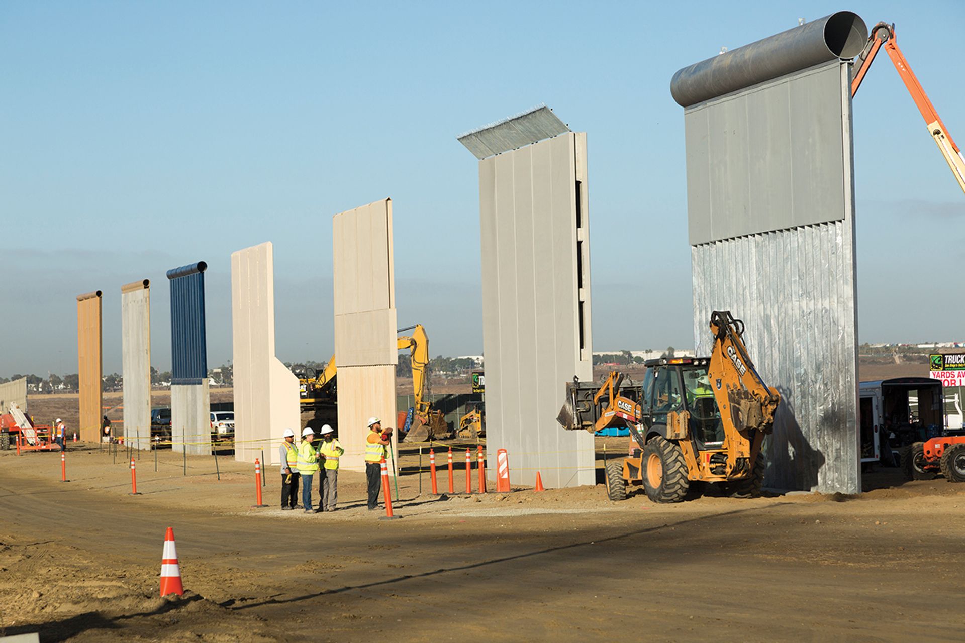 Büchel’s M.A.G.A. organisation believes that the border-wall prototypes are “historical land art” Mani Albrecht/US Customs and Border Protection