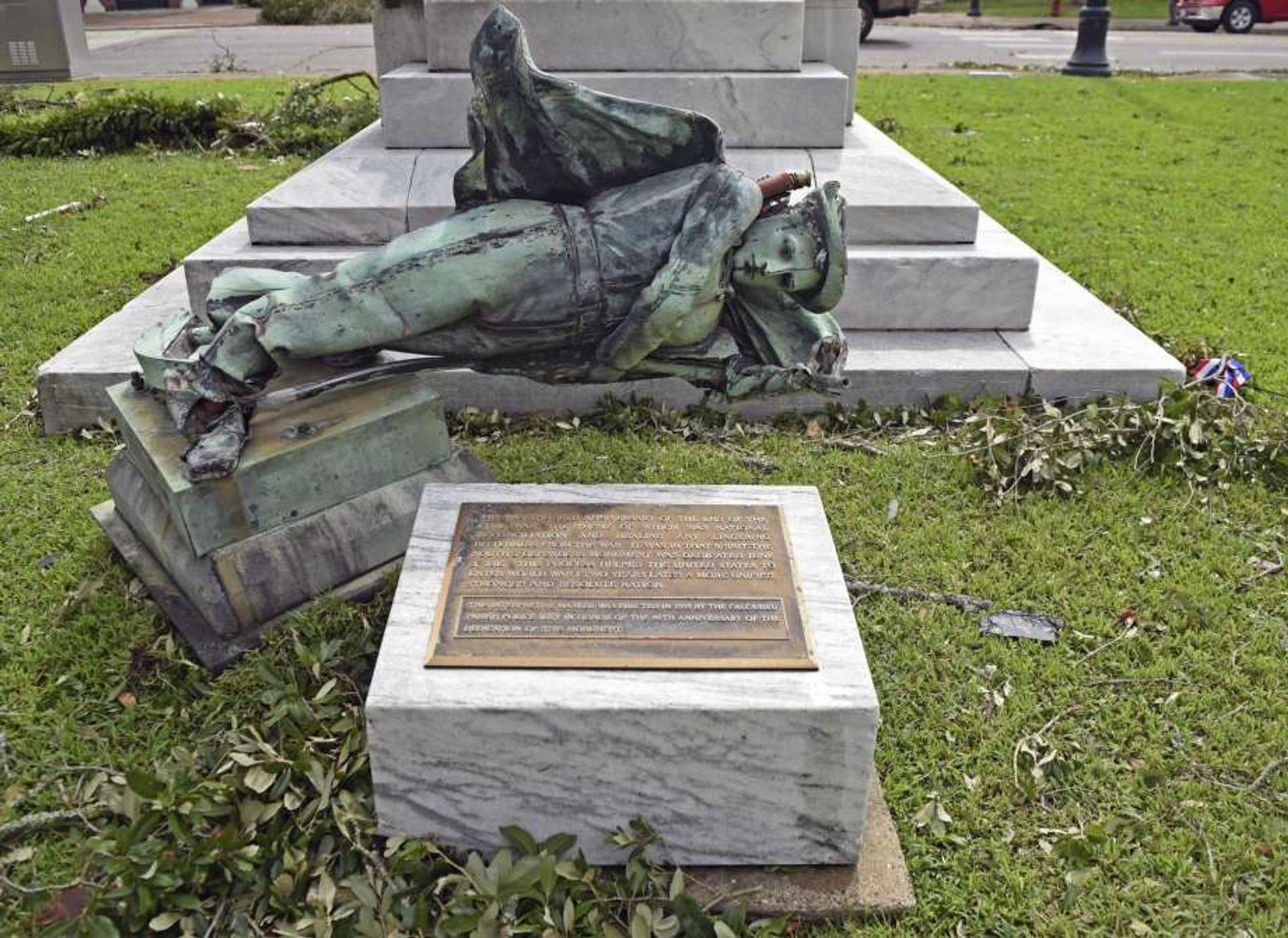 Hurricane Laura damaged the South’s Defenders Memorial Monument. Hilary Scheinuk, Associated Press