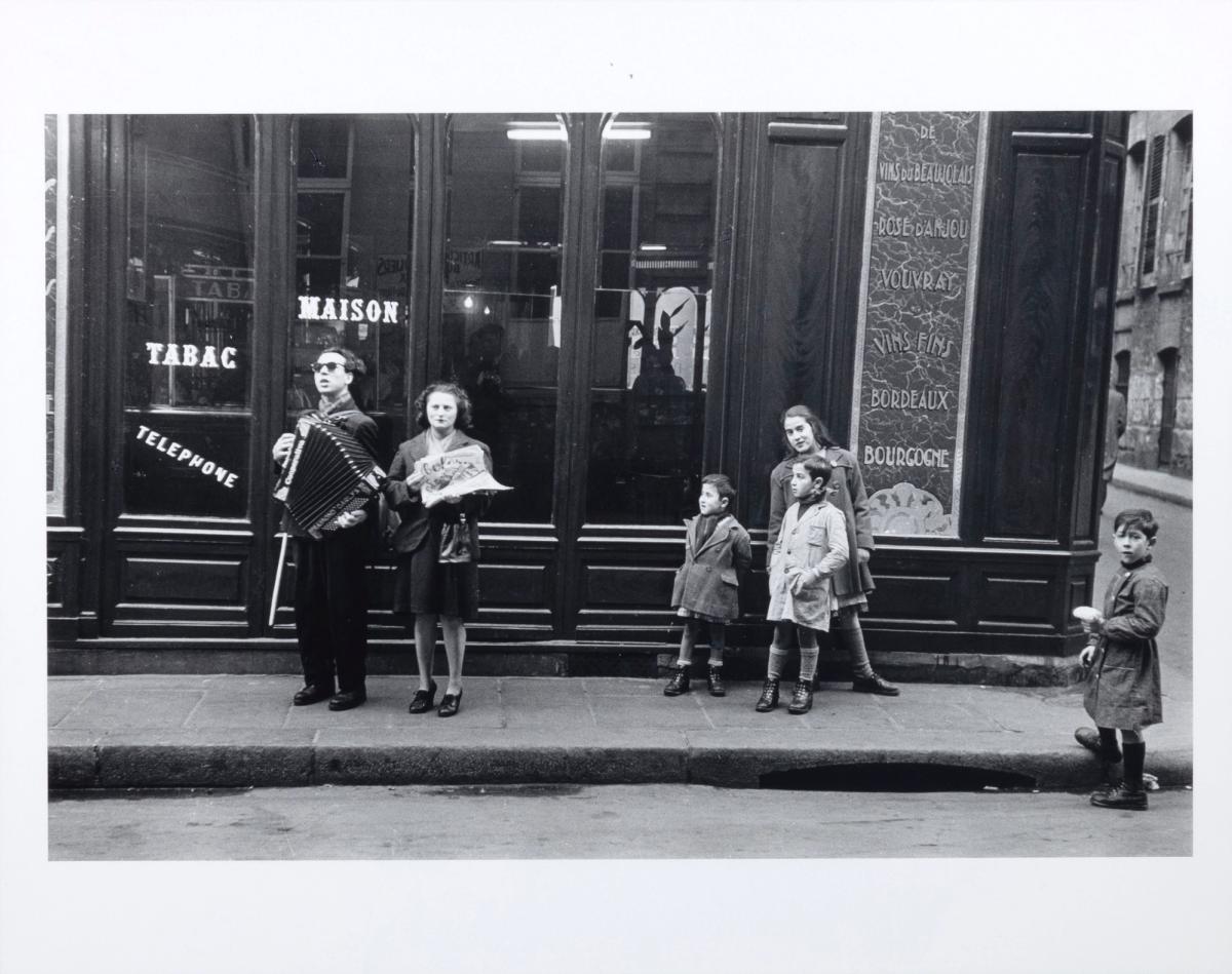 Paris, Blind street singer with accordion, children watching (1949), Robert Frank. Gift of The June Leaf and Robert Frank Foundation

© The June Leaf and Robert Frank Foundation; courtesy, Museum of Fine Arts, Boston