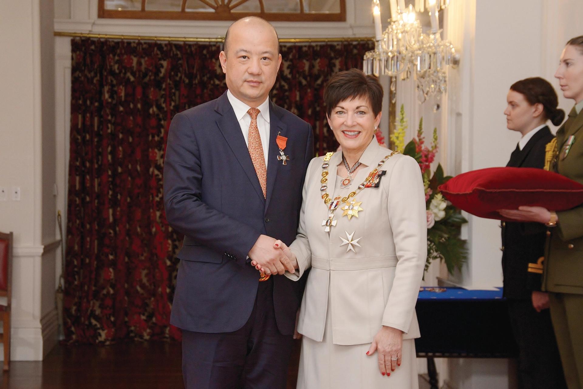 Yikun Zhang, a recipient of New Zealand’s Order of Merit for services to New Zealand-China relations and the Chinese community

Photo: Government House (Creative Commons)