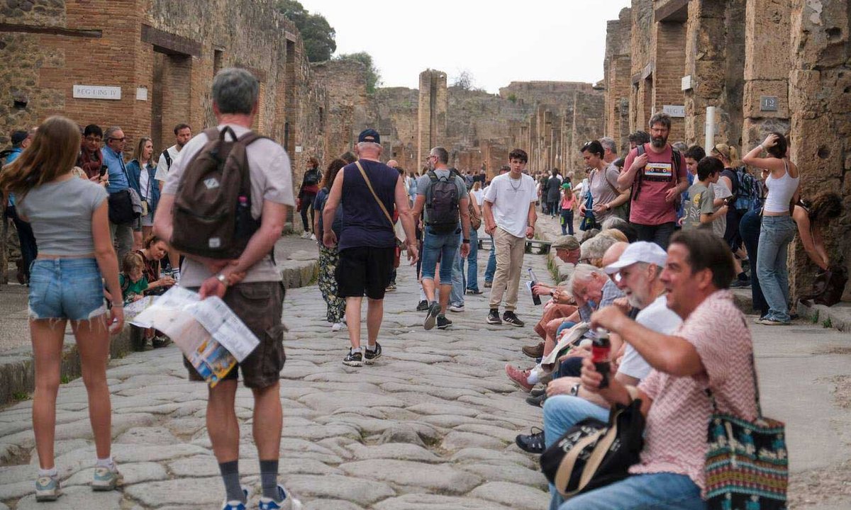 Pompeii becoming 'place where nothing beautiful is discovered' say tour guides, as visitor numbers soar