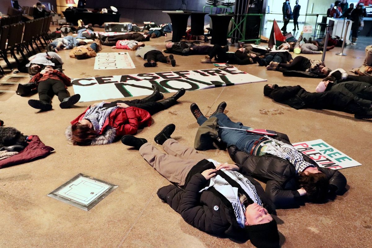 The 10 December protest at the Canadian Museum for Human Rights Listen from Queers for Palestine - Winnipeg