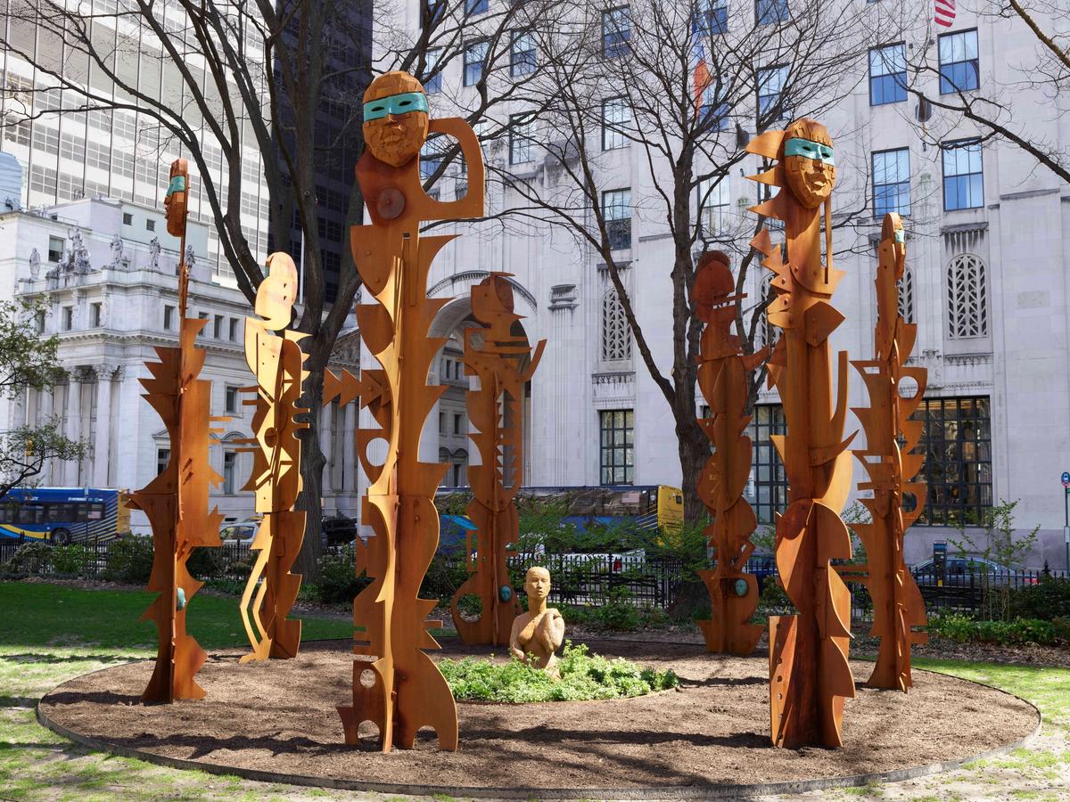 Rose B. Simpson, Seed (2024) in Madison Square Park, New York
Photo: Elisabeth Bernstein