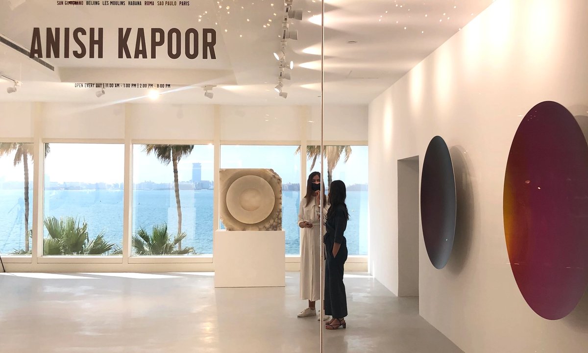 لم يتم العثور على أعمال أنيش كابور في برج العرب ، فندق الإبحار الفاخر “ست نجوم” في دبي. لم يتم العثور على أعمال أنيش كابور في برج العرب ، فندق الإبحار الفاخر “ست نجوم” في دبي.