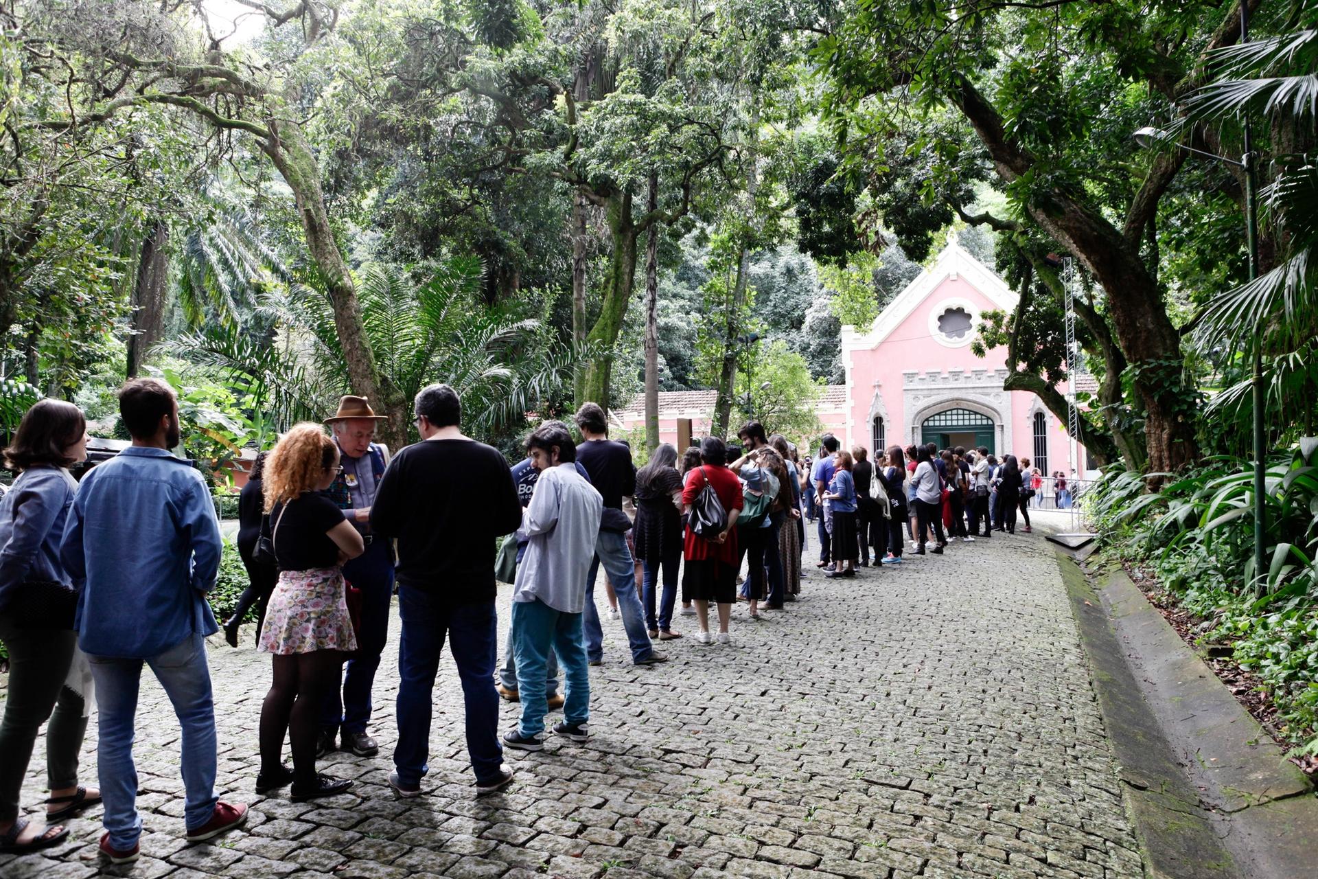 Around 5,000 visitors came to the opening of Queermuseu at the School of Visual Arts Parque Lage on Saturday and 3,000 on Sunday, the museum's director says. The wait time to enter the show was about an hour and half Gabi Carrera