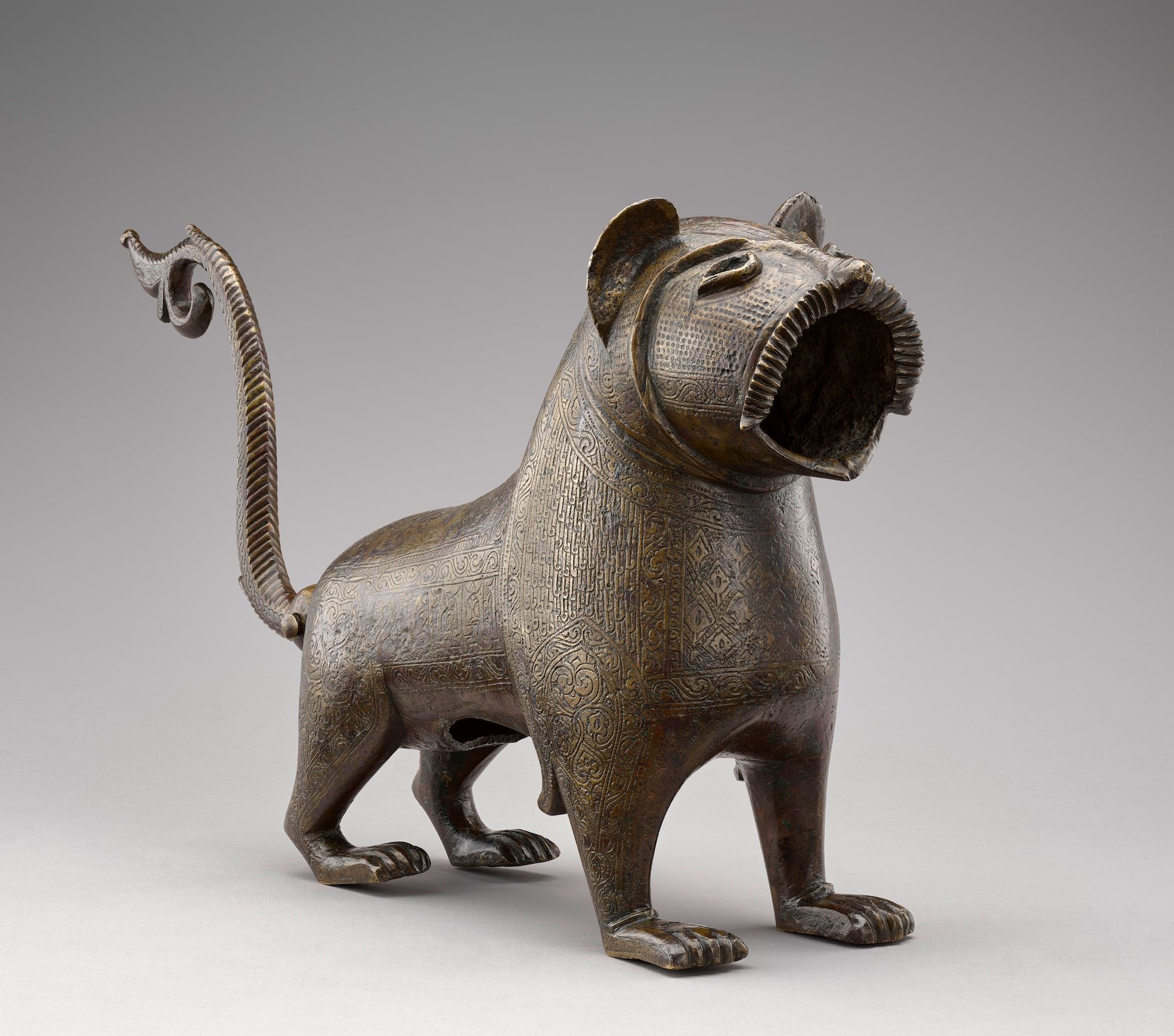 Lion of Monzòn, 10th–11th century, Spain, Nasrid © GrandPalaisRmn (musée du Louvre) / Mathieu Rabeau
