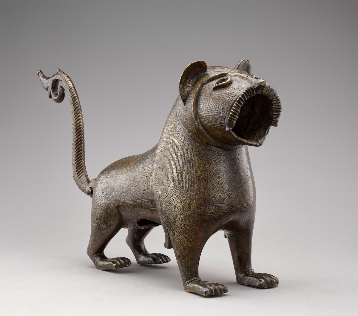 Lion of Monzòn, 10th–11th century, Spain, Nasrid © GrandPalaisRmn (musée du Louvre) / Mathieu Rabeau