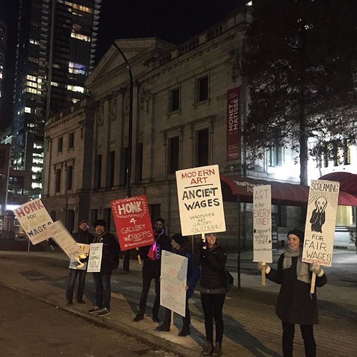 Striking Vancouver Art Gallery staff outside of the museum Photo: @vagonstrike