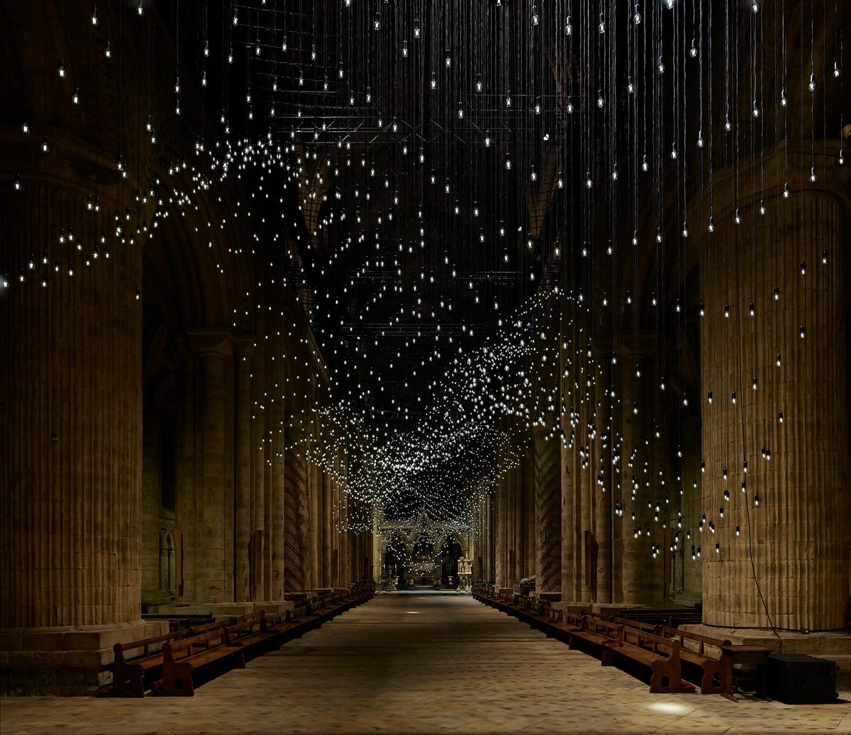 Rafael Lozano-Hemmer's Pulse Topology will involve thousands of pulsing light bulbs strung across the cathedral's nave

Lumiere 2023, produced by Artichoke