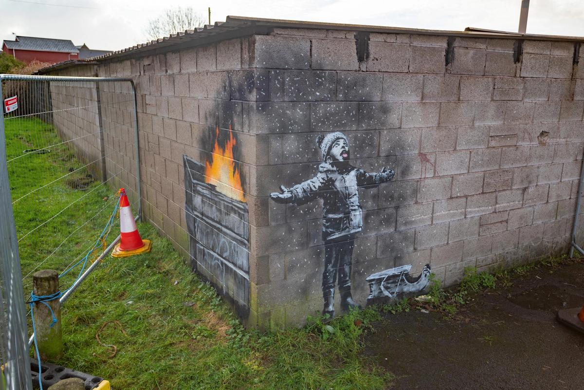 Banksy's Season's Greetings in Port Talbot, Wales
Phillip Roberts / Alamy Stock Photo