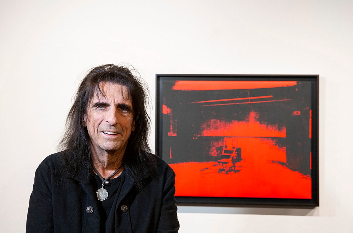 Alice Cooper with his rediscovered Warhol
Photo: Chris Loomis/© 2021 The Andy Warhol Foundation for the Visual Arts, Inc. Licensed by Artists Rights Society (ARS), New York