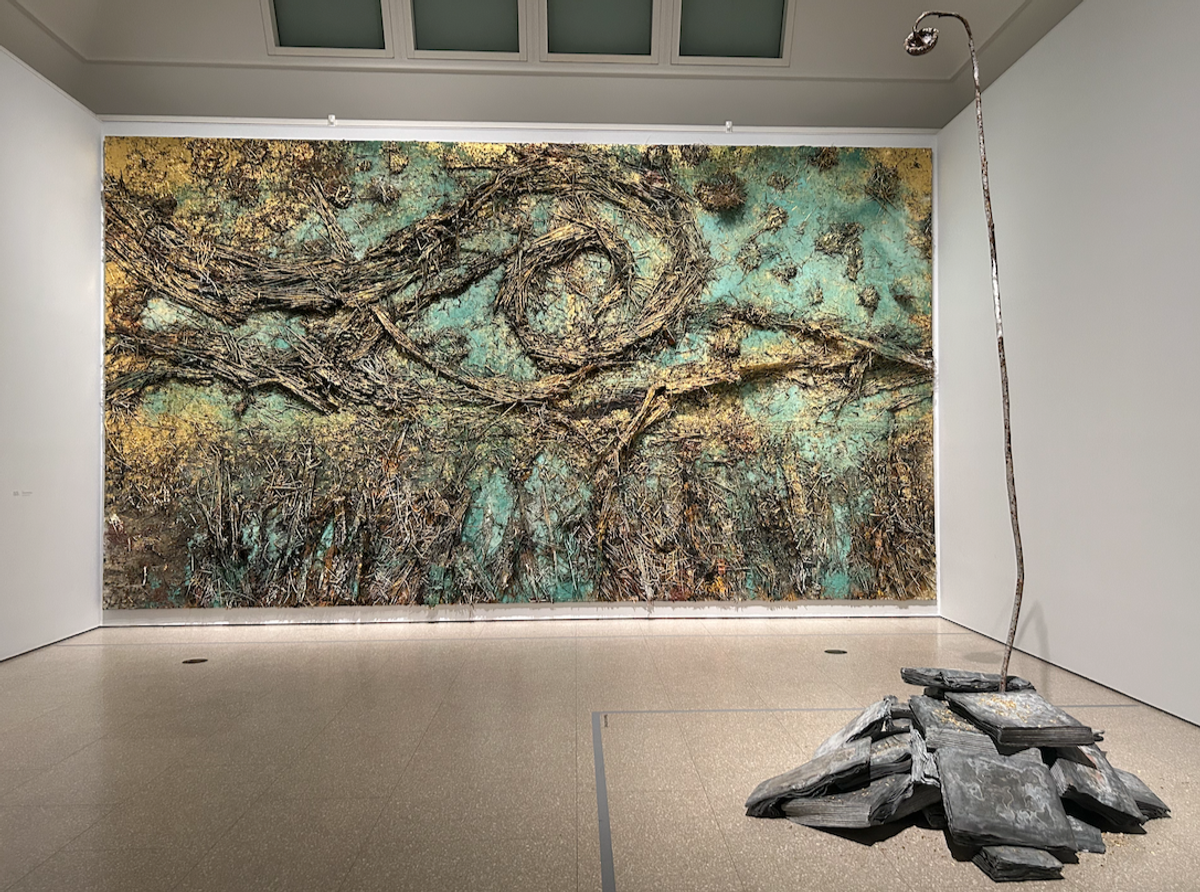Tight fit: Anselm Kiefer’s The Starry Night (2019) alongside his soaring sunflower sculpture Danaë (2019)

Photo: The Art Newspaper