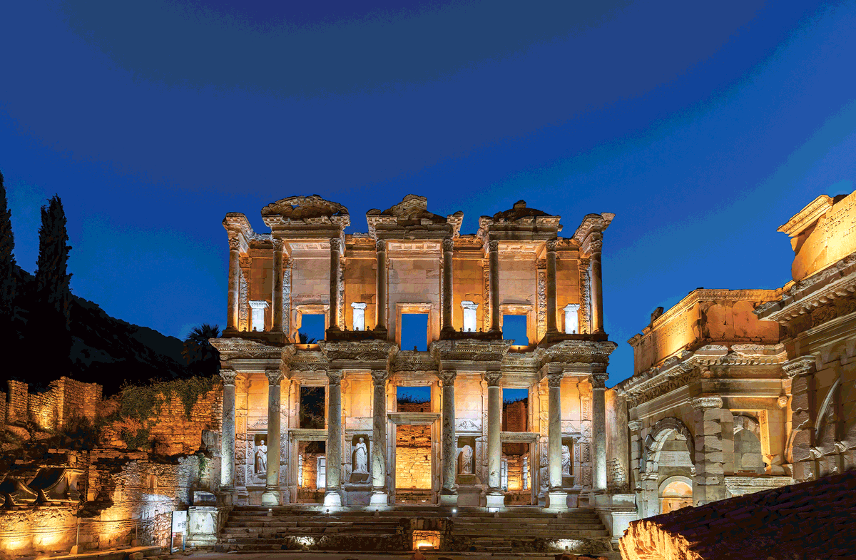 The Library of Celsus at Ephesus at night; with searing summer heat, an evening visit is more appealing to many tourists
Photo: Merih Salmaz
