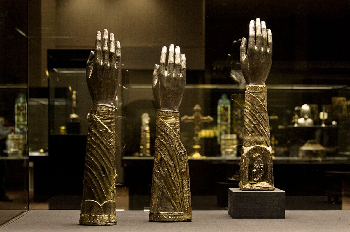 Arm reliquaries of St. Caesarius, St. Innocentius and St. Theodore from the Guelph Treasure

© Staatliche Museen zu Berlin, Kunstgewerbemuseum / Fabian Fröhlich