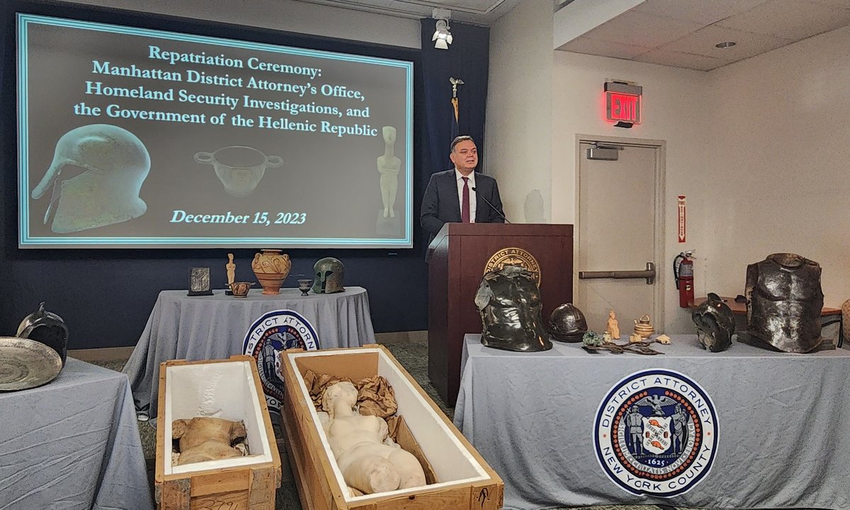 US authorities return a $3.7m trove of antiquities to Greece