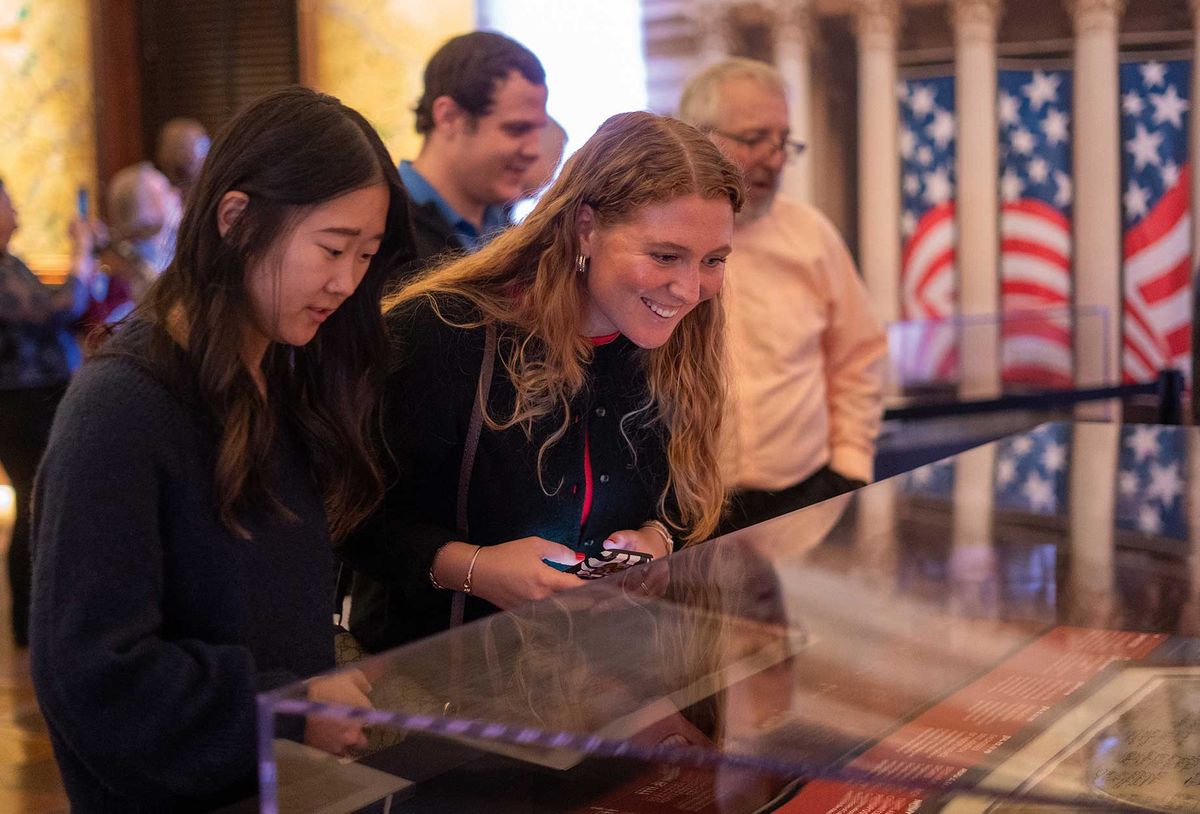 Freedom 250 is supporting a tour of key historical documents—including a rare engraving of the Declaration of Independence—which are travelling onboard a “Freedom Plane” © National World War I Museum