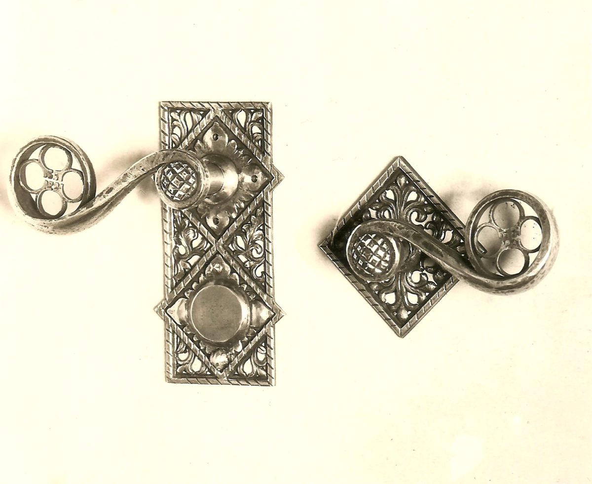 Wrought iron door handles, George G. Booth residence, Cranbrook, Detroit, 1919 Courtesy Leeds Art Foundation and Samuel Yellin Metalworkers Archives