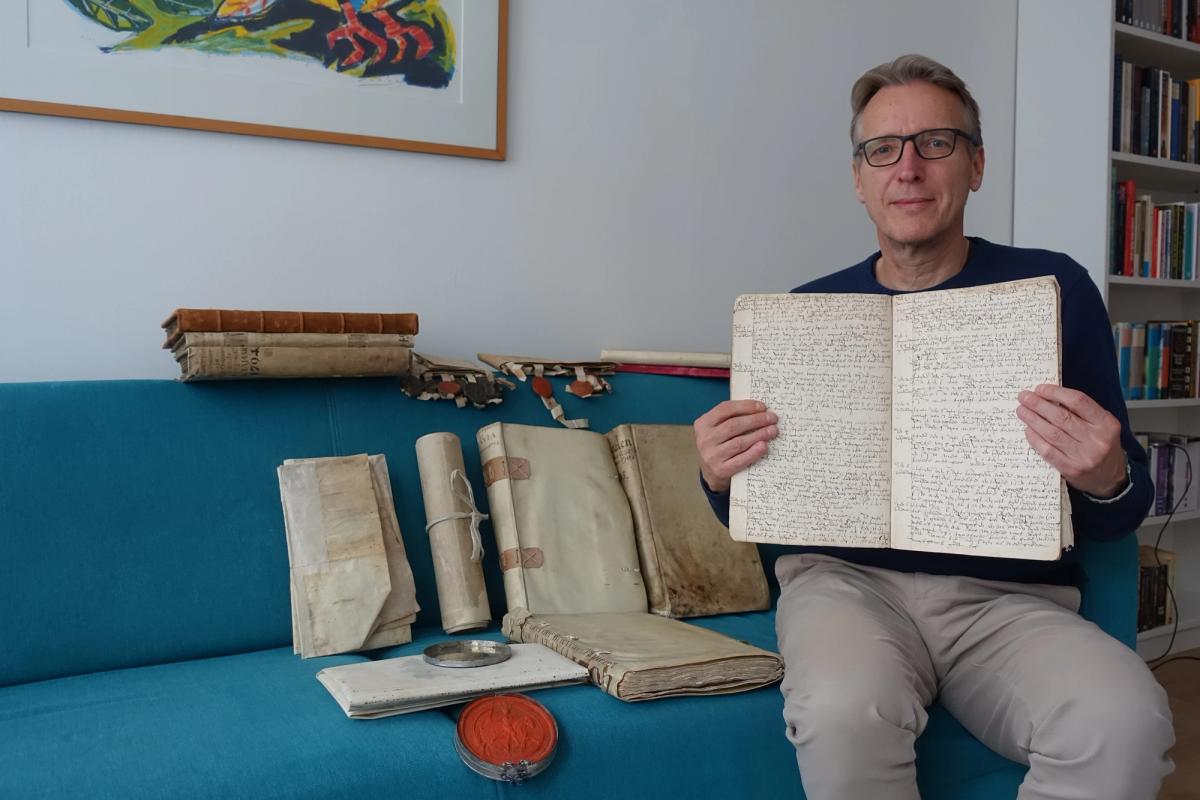 Arthur Brand with some of the finds

Photo: Arthur Brand