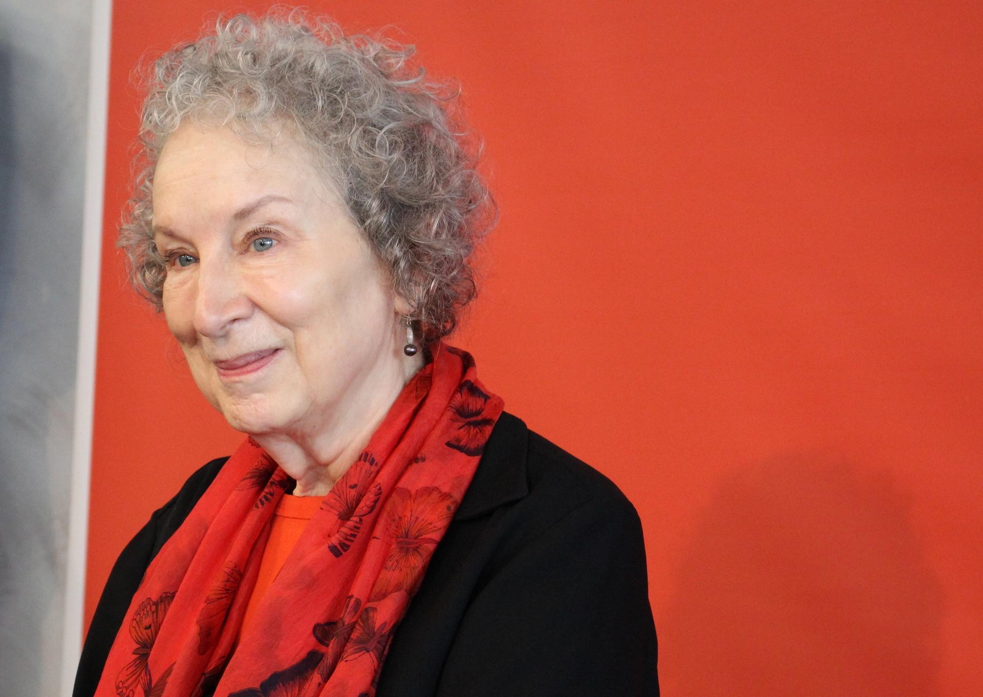 Margaret Atwood will present a puppet show about the plague as part of the BBC's "Culture in quarantine" programme 