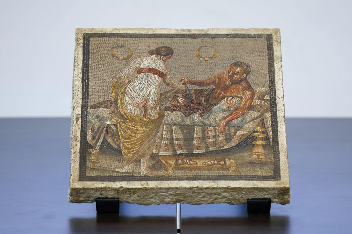 The mosaic was recovered by the carabinieri and returned to the archaeological excavations of Pompeii

Marco Cantile