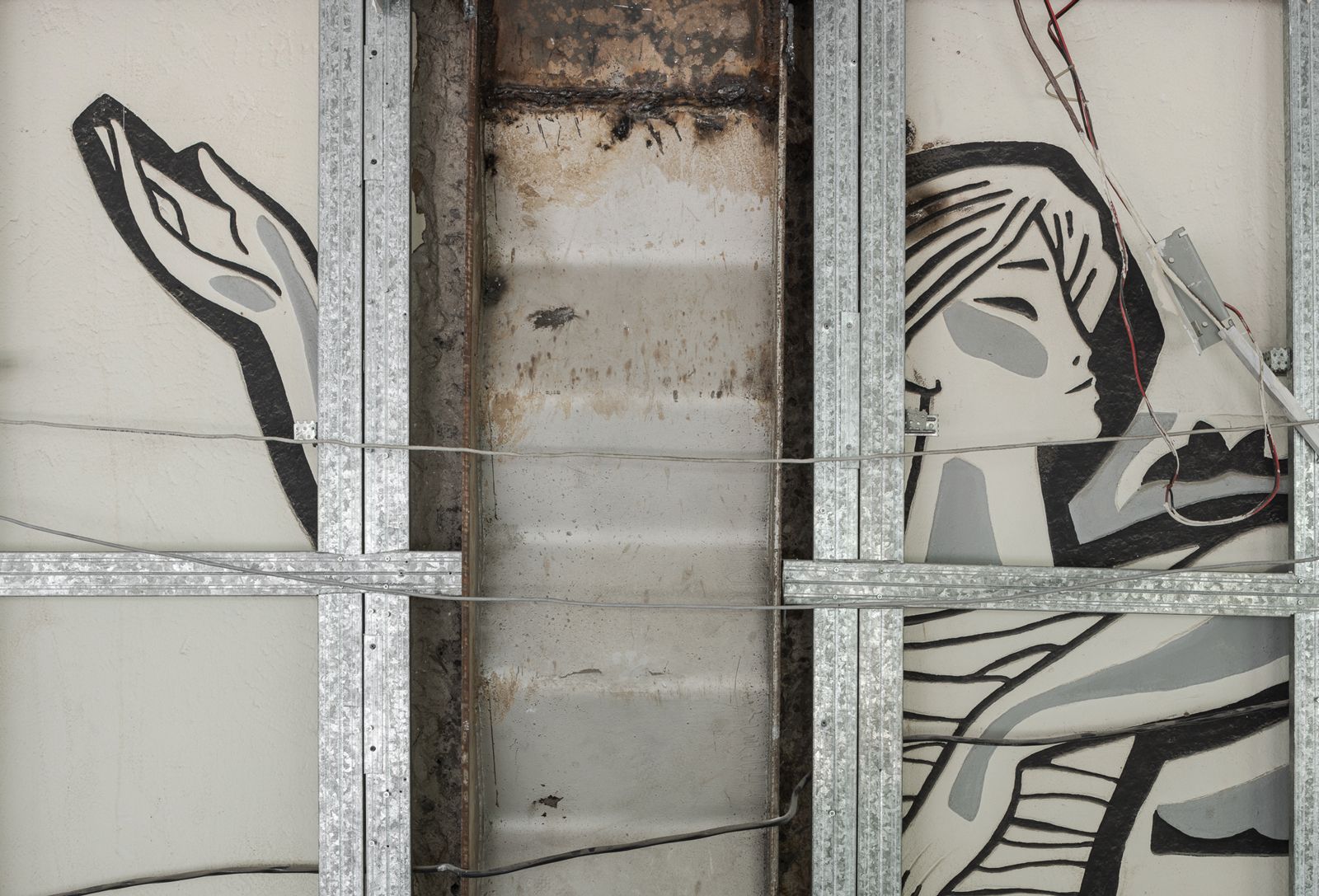 A detail from Evgeny Sidorkin’s sgraffito Courtesy of Tselinny