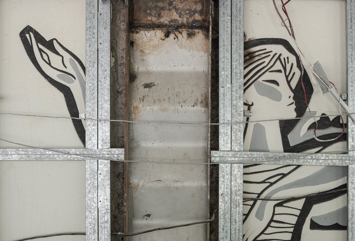 A detail from Evgeny Sidorkin’s sgraffito Courtesy of Tselinny