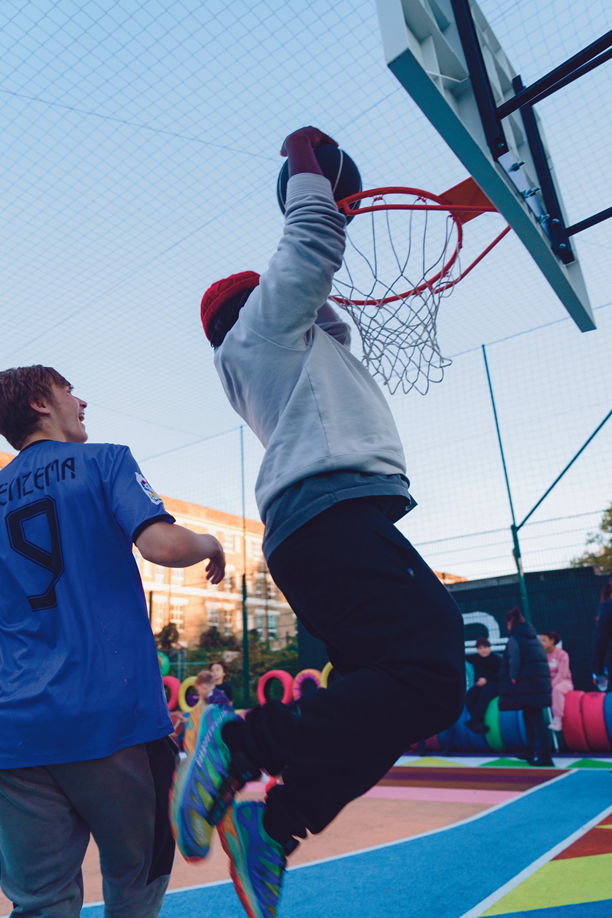 Alvaro Barrington proves his talents lie not just in art at the East London basketball court he has created with partners including Serpentine Galleries
© Weavers Outdoor Basketball Court; The London Lions,CONSUL, Serpentine, Alvaro Barrington