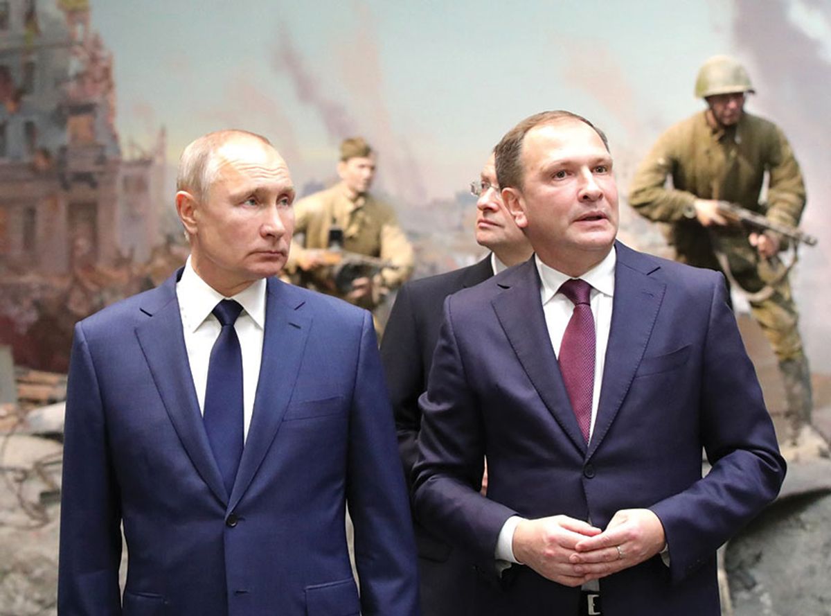 Aleksandr Shkolnik (right) was honoured by President Vladimir Putin for his contribution to “patriotic education” Photo: Mikhail Metzel, TASS