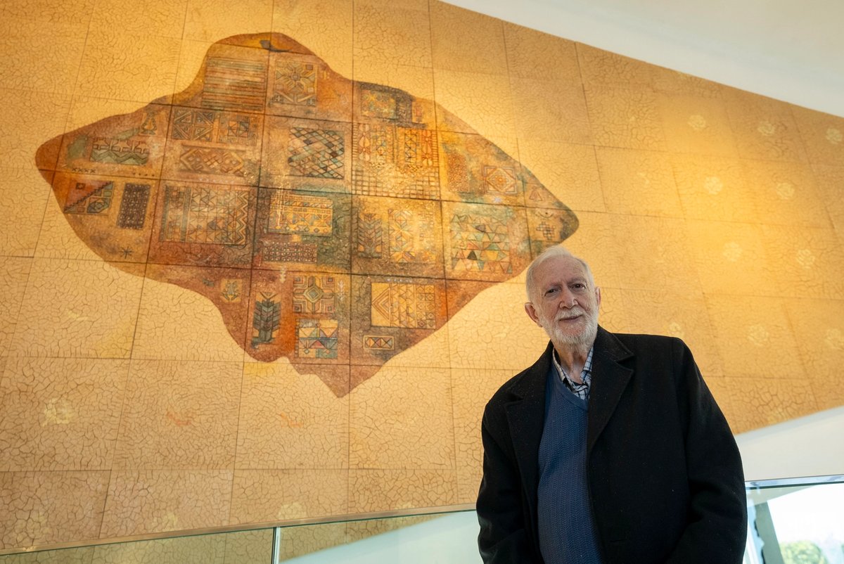 Sliman Mansour in front of On the Wing of an Angel (2024), a 12m by 6m mural at the Palestinian Museum in Birzeit
© The Palestinian Museum