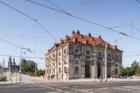 Baroque guardhouse’s floating concrete cube in Dresden holds vast avant-garde gift