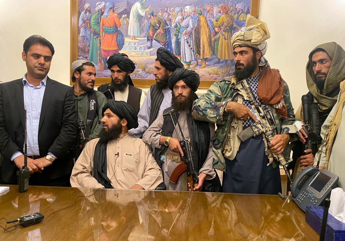 Taliban fighters take control of Afghan presidential palace after the Afghan President Ashraf Ghani fled the country, in Kabul, Afghanistan, Sunday, 15 August, 2021 AP Photo/Zabi Karimi