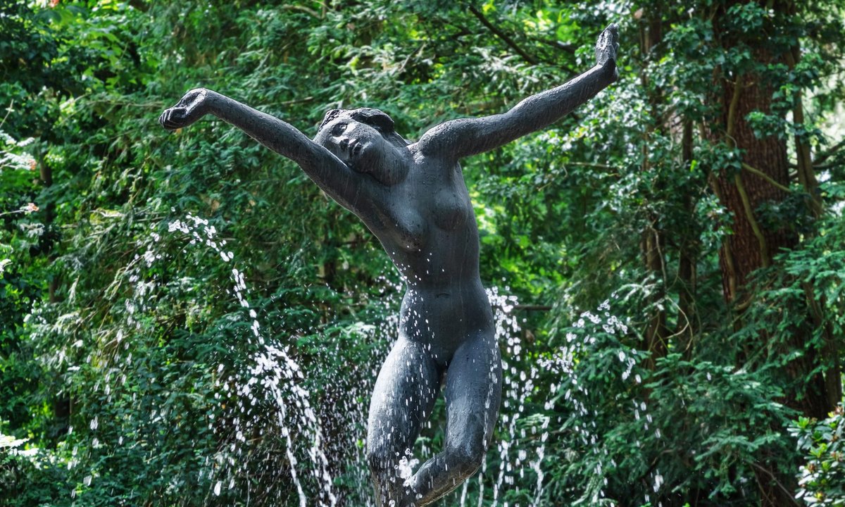 Nazi-looted Georg Kolbe fountain breaks German artist’s auction record – The Art Newspaper Nazi-looted Georg Kolbe fountain breaks German artist’s auction record – The Art Newspaper