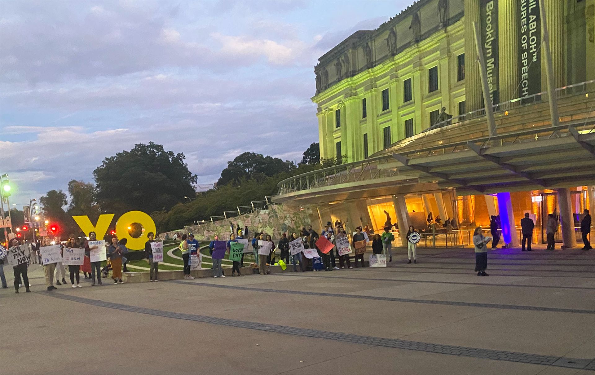 Brooklyn Museum workers rally at open house to call attention to