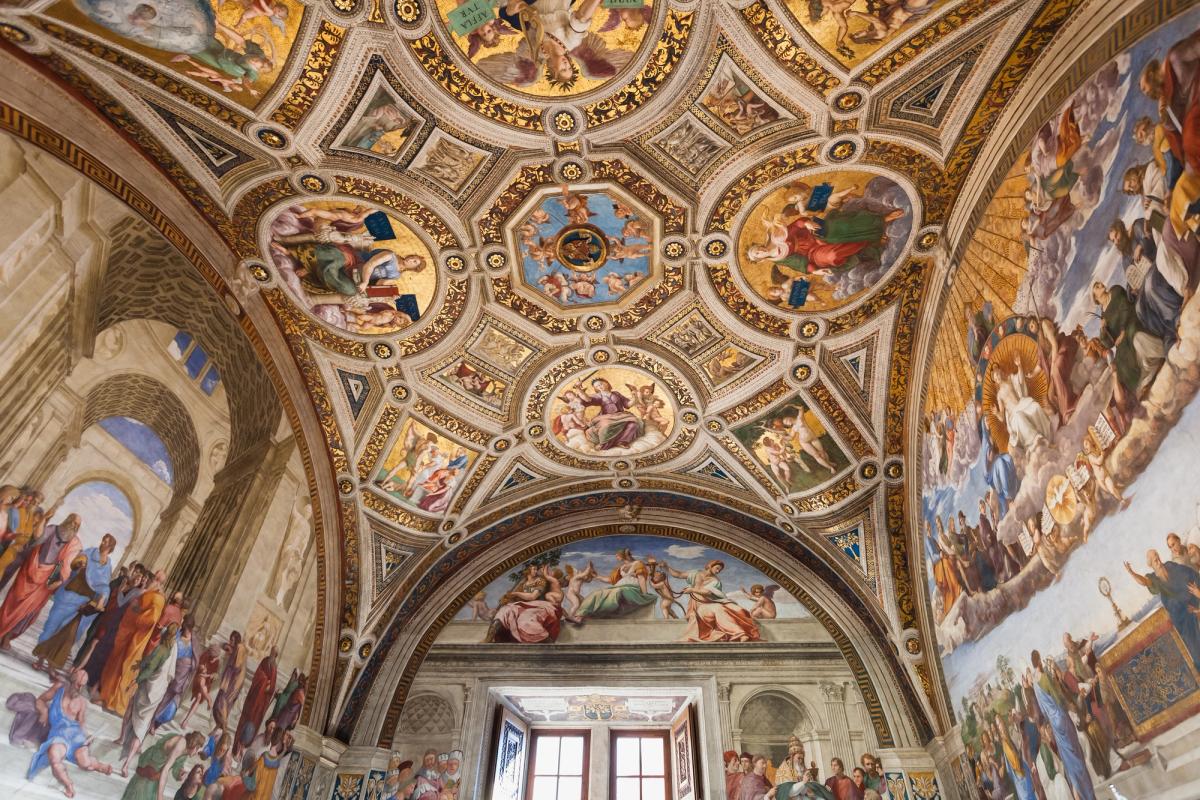 The interior of one of the Raphael Rooms

Photo: vvoe