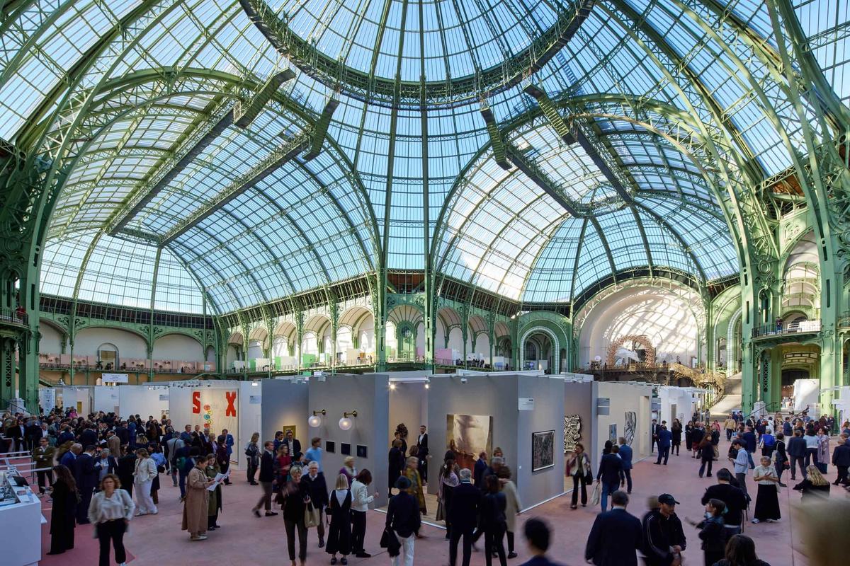 Strong crowds and good weather are reported to have boosted the atmosphere at the Grand Palais
Courtesy of Art Basel