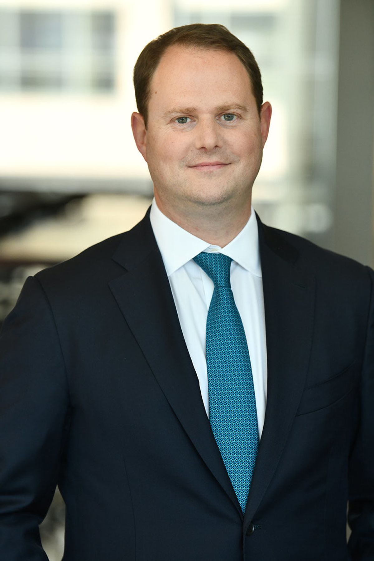 Hedge fund manager Alexander Klabin buys stake in Sotheby's financing arm