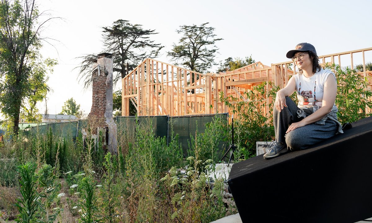 Kelly Akashi and buddies have a good time Altadena’s resilience after Los Angeles wildfires – The Artwork Newspaper Kelly Akashi and buddies have a good time Altadena’s resilience after Los Angeles wildfires – The Artwork Newspaper