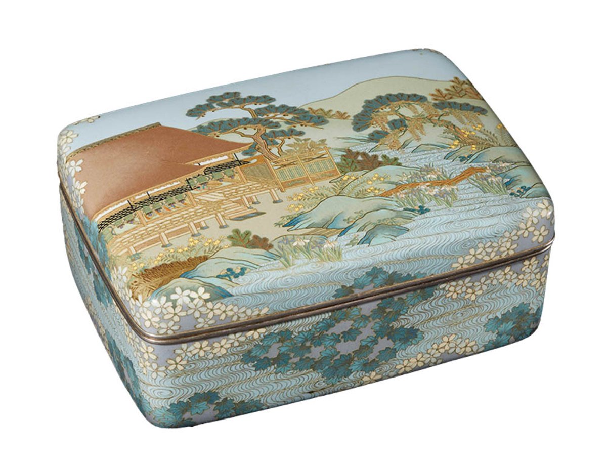 Covered enamel box (around 1895) by Ōta Jinnoeimon © John Bigelow Taylor