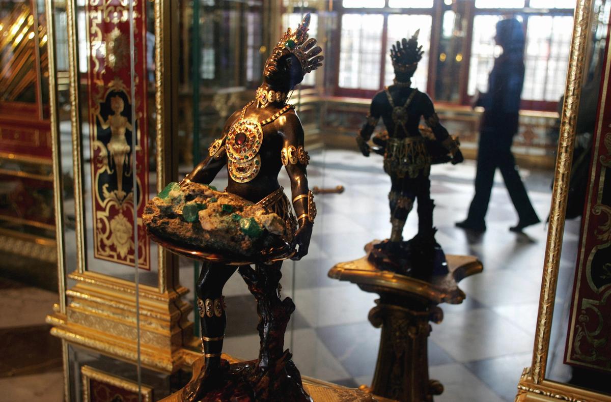 Moor with Emerald Cluster (1724) in the Green Vault museum in Dresden. Courtesy of SKD